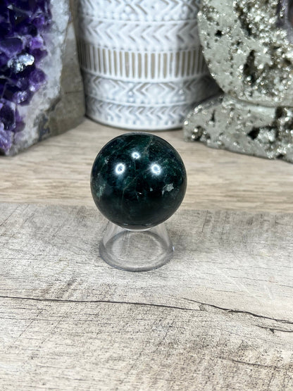 38mm (1.49 inches) Green Apatite Sphere - Purple Door Alchemy