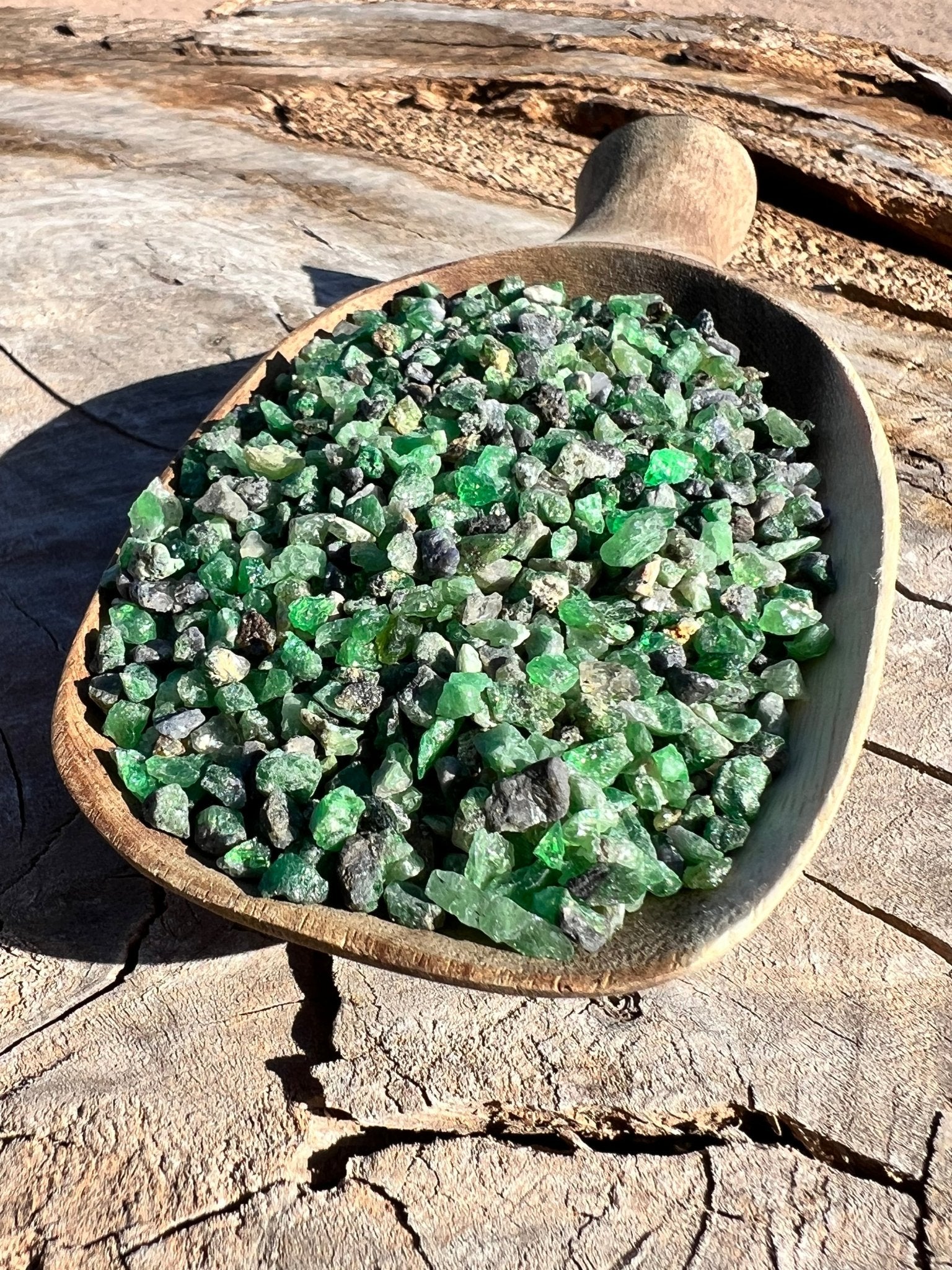 Crushed Tsavorite Garnet - Premium - Purple Door Alchemy